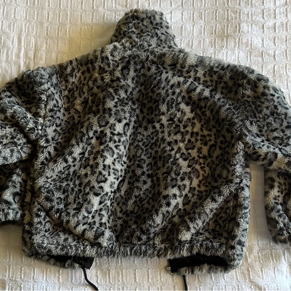 Leopard Print Faux Fur Jacket - Picture 4 of 5